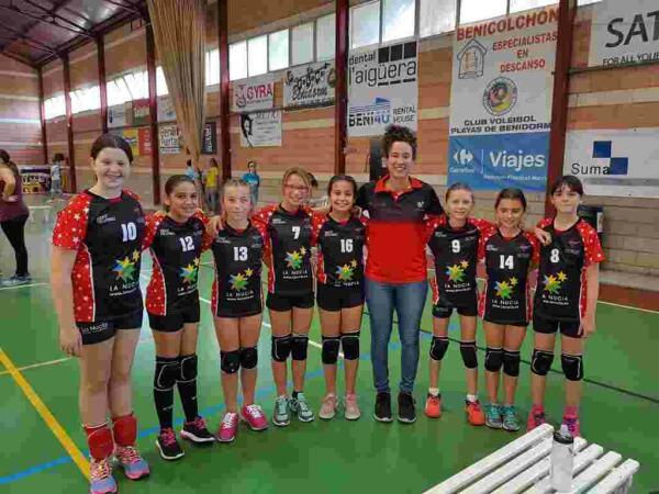 Los equipos nucieros de v&oacute;ley debutan en los Juegos Escolares