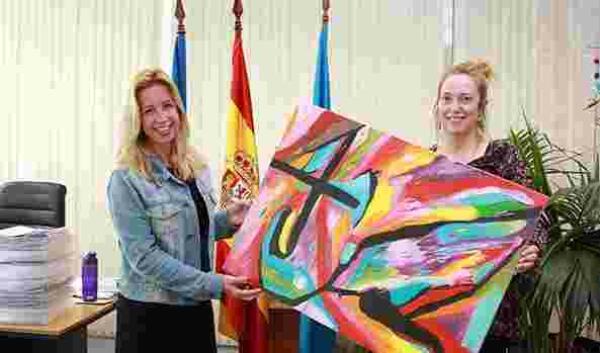 La pintora Marita A. Guardia dona &lsquo;Vida&rsquo; al Ayuntamiento de Benidorm