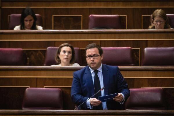 Agust&iacute;n Almod&oacute;bar: &ldquo;Es intolerable que el Gobierno no haya presentado en 82 d&iacute;as un plan de reactivaci&oacute;n y apoyo al turismo&rdquo;  