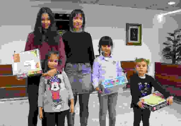 Maragda Cogollos, Aitana Contreras Y Deva Girona, ganadoras Del X Concurso De Postales Navide&ntilde;as De Finestrat