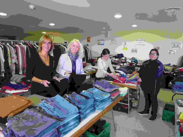 La Nucía · El “Ropero Solidario de La Nucía”  da una segunda vida a “tu ropa olvidada”