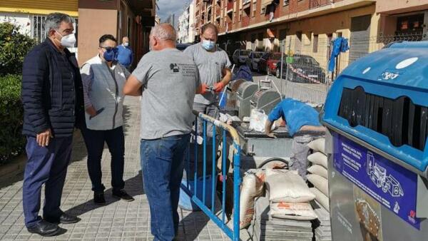 El Ayuntamiento de la Vila instala nuevos contenedores soterrados en la calle Andalucía