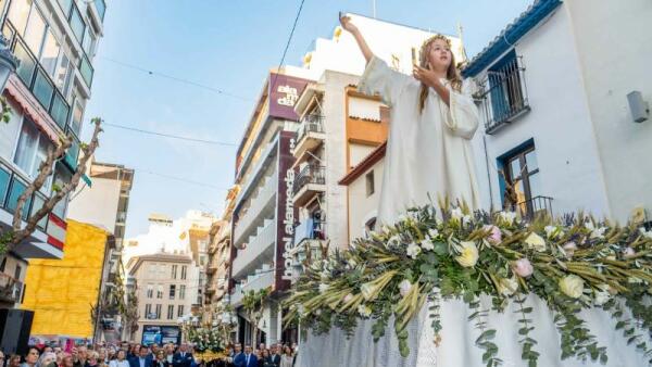 Con l’’Ambaixada de l’Àngel’ Benidorm celebra el Domingo de Resurrección