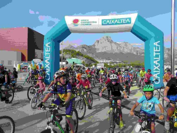 La Nuc&iacute;a se llen&oacute; de bicis en el  &ldquo;VI D&iacute;a de la Bici, D&iacute;a sin Coches&rdquo; 