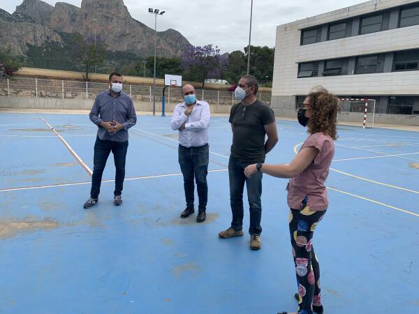 La Nucía estudia la instalación de “rocódromos escolares”  en el Colegio Muixara e Instituto