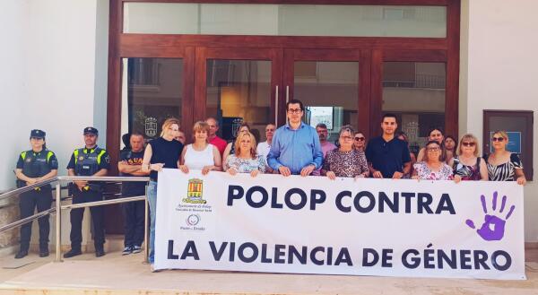 Polop de la Marina condena el presunto asesinato machista de una mujer y su hijo en Algemesí 