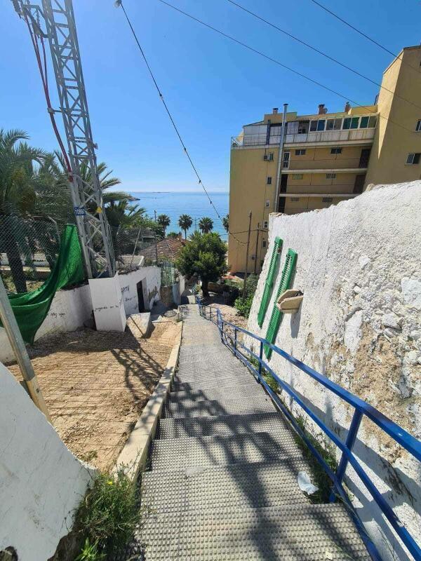 Las &ldquo;escalonades&rdquo; de la Vila se ponen a punto para la temporada estival. 