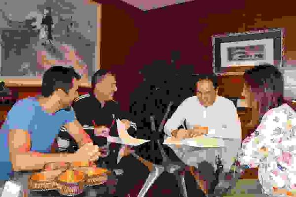 Convenio entre el Ayuntamiento de Finestrat y el Club de Pilota Valenciana para seguir apoyando este deporte