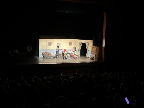 L’Auditori se llenó de risas con la comedia teatral “Secuestro Exprés” 