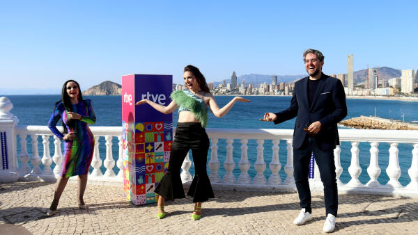 El Ayuntamiento instala pantallas en el Paseo de Levante para seguir este sábado la final del Benidorm Fest 