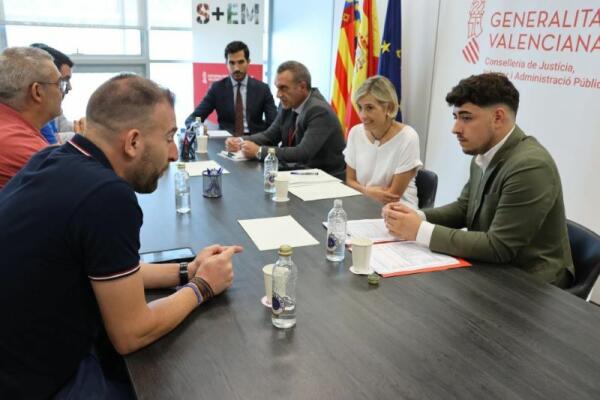 Las primeras medidas de Vox: apoyo a los 'bous al carrer', a la caza y ayudas a los ganaderos para limpiar los montes 