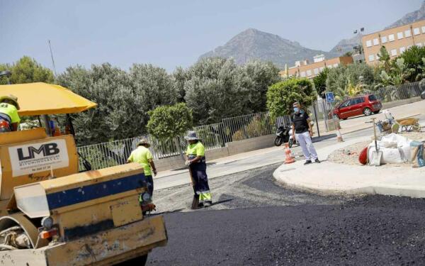 El Ayuntamiento de l&rsquo;Alf&agrave;s inicia las obras de asfaltado en la avenida Corts Valencianes 