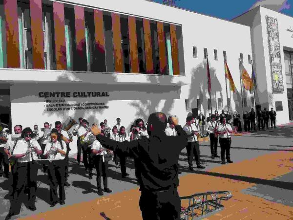 La Nucía celebró el “9 d’Octubre” con “Música al Carrer” de la Unió Musical
