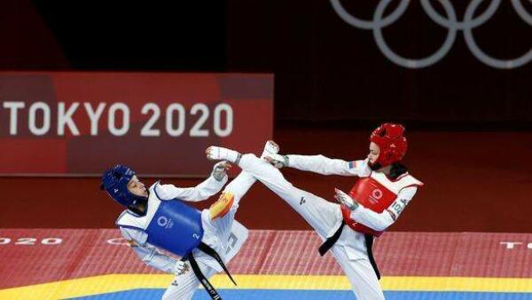 Adriana Cerezo, con 17 años, primera plata para España