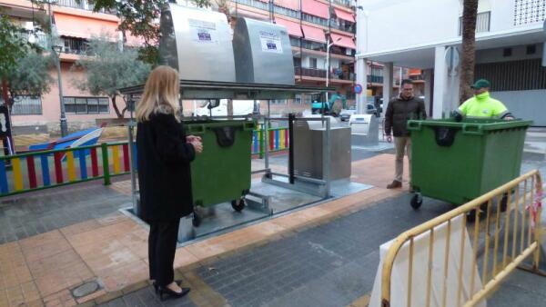 Benidorm incorpora cinco nuevos contenedores soterrados de recogida selectiva y orgánica en la Plaza del Infant 