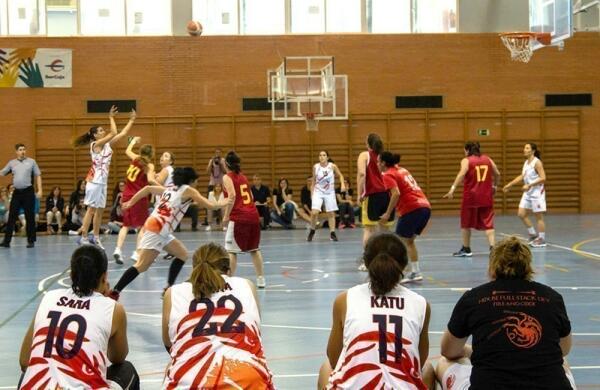 Los deportistas menores de edad podrán acudir a entrenamientos y competiciones acompañados de un adulto 