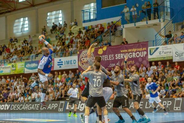  Gran triunfo del Balonmano Benidorm frente al Liberbank Cuenca en Casa 