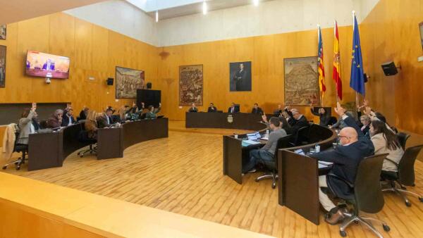 El pleno aprueba la propuesta de acuerdo para el pago de la sentencia del APR7 de Serra Gelada