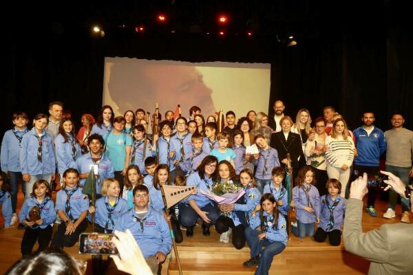 El Grupo Scout Finestrat entrega sus III Premis Valors en una Casa de Cultura abarrotada