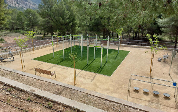 La Diputación crea una zona deportiva y de recreo inclusiva en el Espacio Natural L’Avaiol 