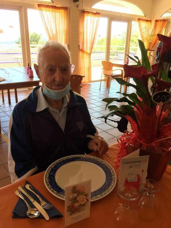 Un nuciero &ldquo;alem&aacute;n&rdquo; cumple 100 a&ntilde;os en la Residencia Montebello
