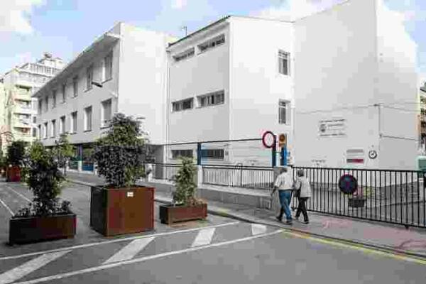 Benidorm &middot; El Ayuntamiento licita el derribo de las casas de maestros del Leonor Canalejas