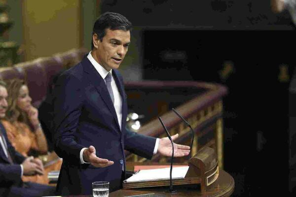 El PSOE pide la dimisi&oacute;n de Casado por su m&aacute;ster en la Rey Juan Carlos