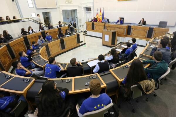 El Palacio Provincial acoge un Encuentro de Escuelas Embajadoras del Parlamento Europeo con alumnos de toda la provincia   