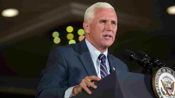 Mike Pence cree que autor de art&iacute;culo en "The New York Times" debe renunciar 