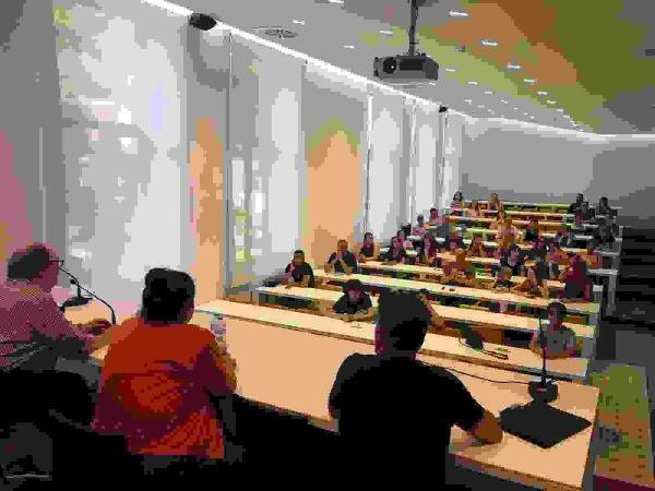 La Nucía · El Taller de “Negociación en estudios” orienta a padres y alumn@s  