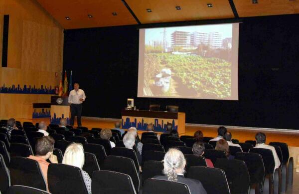 El Ayuntamiento de Benidorm da una charla de agricultura ecol&oacute;gica a los adjudicatarios de los huertos urbanos