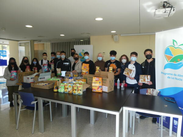 Los alumnos del Instituto donan 200 kg de comida al  Programa de Alimentos