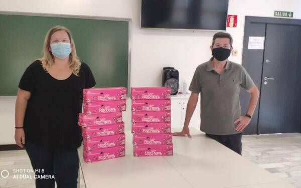 La empresa Atentia dona a la concejal&iacute;a de Protecci&oacute;n Animal 100 latas de comida para gatos 