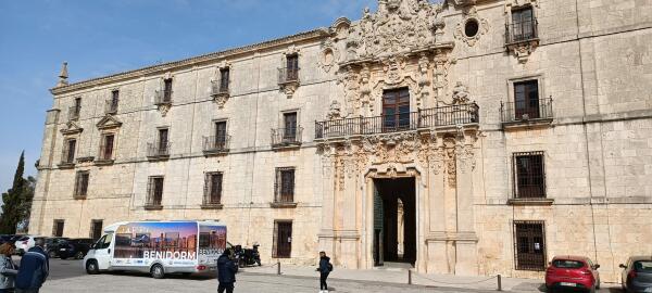 De Uclés a la medieval ciudad de Segovia, durmiendo junto a Monasterios 