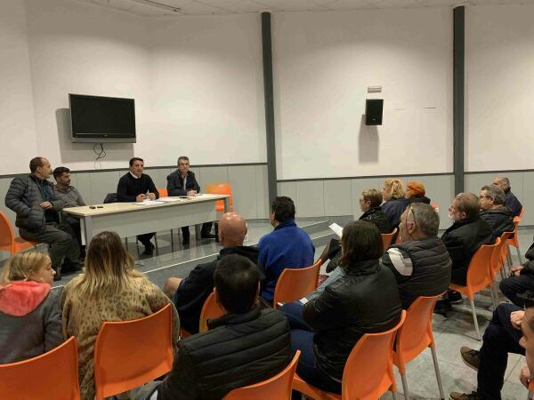 La Nuc&iacute;a &middot; El alcalde se re&uacute;ne con los vecinos de la Urbanizaci&oacute;n Montesol