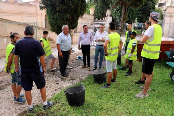 Benidorm &middot; El Ayuntamiento inicia el arreglo del carril de &lsquo;running&rsquo; que circunda el auditorio Julio Iglesias