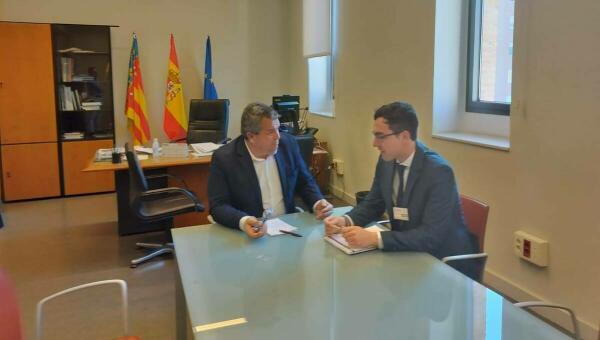 El concejal de Pesca del Ayuntamiento de Villajoyosa se reúne con el director general de Pesca para tratar la situación del sector en el municipio