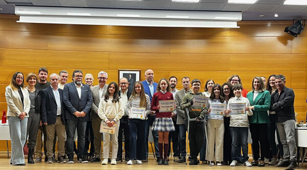 El Pleno reconoce al alumnado alteano que ha obtenido el Premio al Mejor Rendimiento Educativo de la Conseller&iacute;a de Educaci&oacute;n