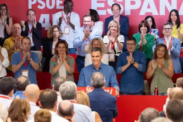 El comité federal del PSOE se reúne para defender a Sánchez.., de Sánchez
