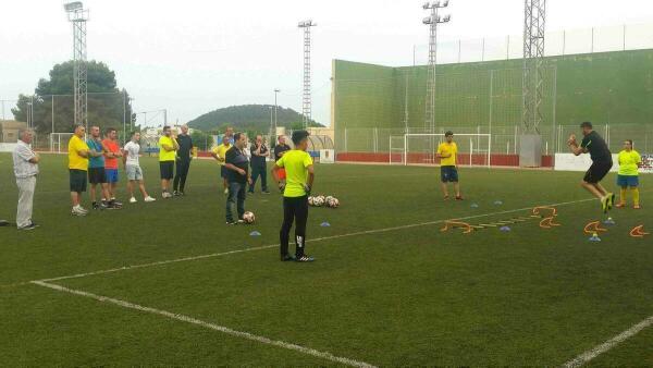 Callosa &middot; Un total de 15 entrenadores de f&uacute;tbol participan en el Galbis en unas jornadas sobre el entrenamiento del portero 