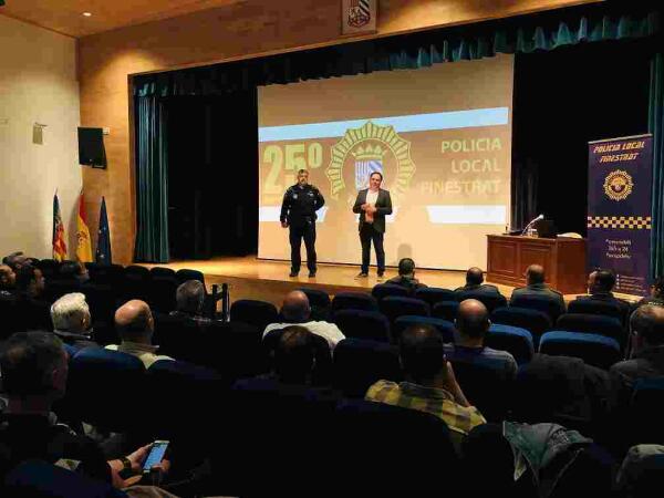 Más de 60 miembros de los cuerpos y fuerzas de seguridad participaron en Finestrat en la jornada sobre amenaza de terrorismo y yihadismo