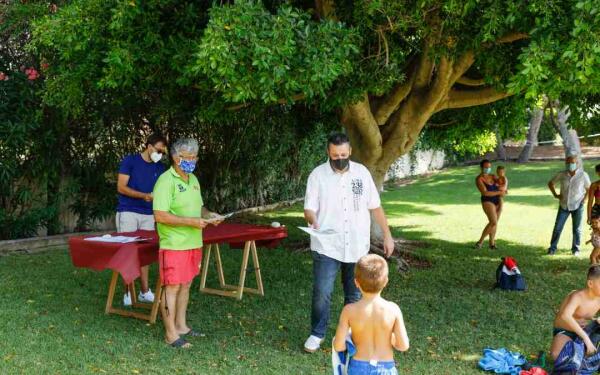 Finaliza el primer turno de los cursos de nataci&oacute;n con la entrega de diplomas. 