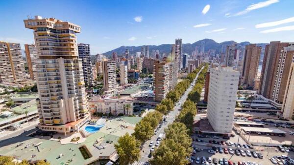 Benidorm adjudica por 2,5 millones la renovación del alumbrado de Levante, dentro del programa de Eficiencia Energética  
