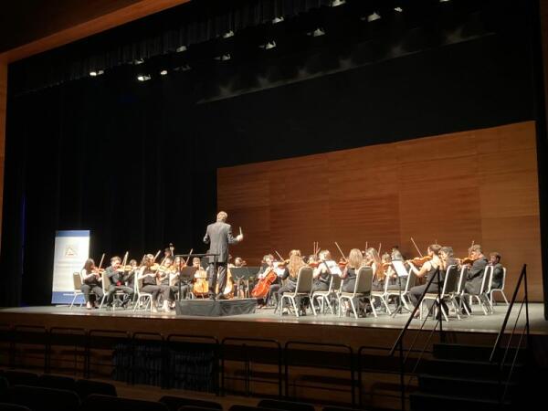 La Orquesta Filarmónica de la UA deleitó al público de l’Auditori