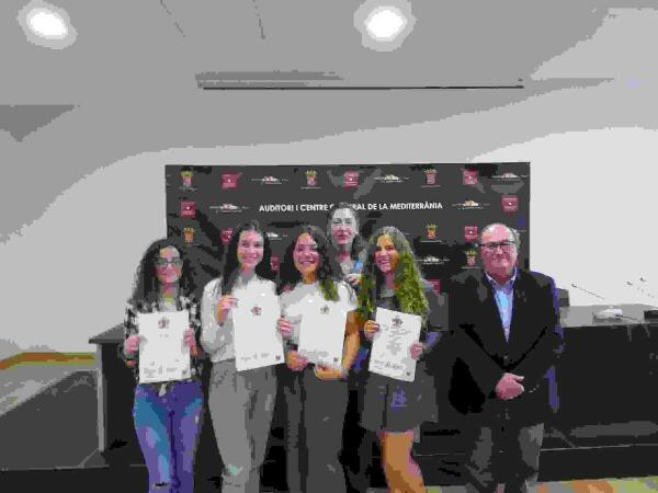 La Escuela de Danza de La Nucía recibe 4 medallas de plata  de la “Royal Academy of Dance”