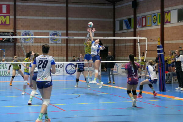 El Servigroup Playas de Benidorm cierra su temporada en casa con un trabajado triunfo en el derbi Teika (3-1) 