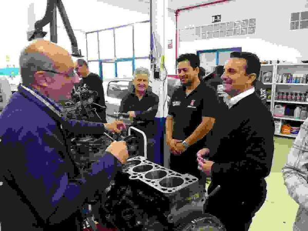 La Nuc&iacute;a &middot; El Curso de M&eacute;canica forma a 15 desempleados en la Escuela de Oficios 