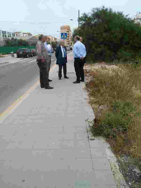 La Vila &middot; El subdirector de Infraestructuras Educativas del Consell visita los terrenos donde se construir&aacute; el nuevo CEIP Doctor Esquerdo