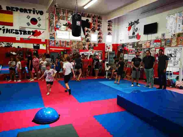 Comienza la escuela de verano y el campus de taekwondo en Finestrat con una amplia oferta lúdico deportiva