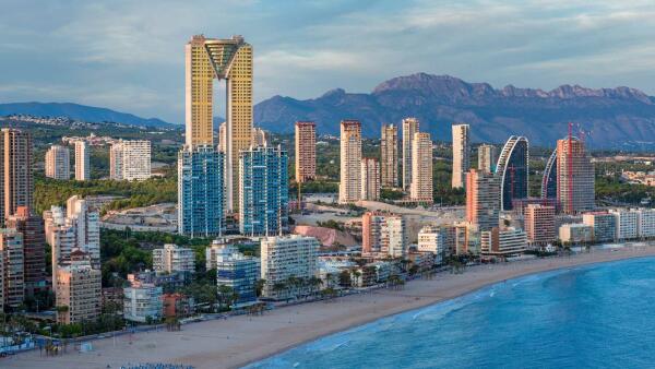 Benidorm acoge el primer festival internacional de música electrónica en la playa 